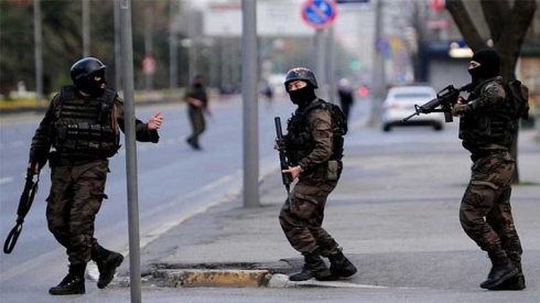 Derbarê kuştina 2 polîsan dozgerek û dadwerek hatin girtin